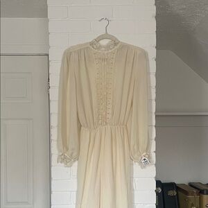 Elegant Cream Lace Dress